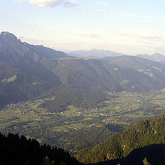 Blick von Nölblingeralm auf Reißkofel und das Gailtal